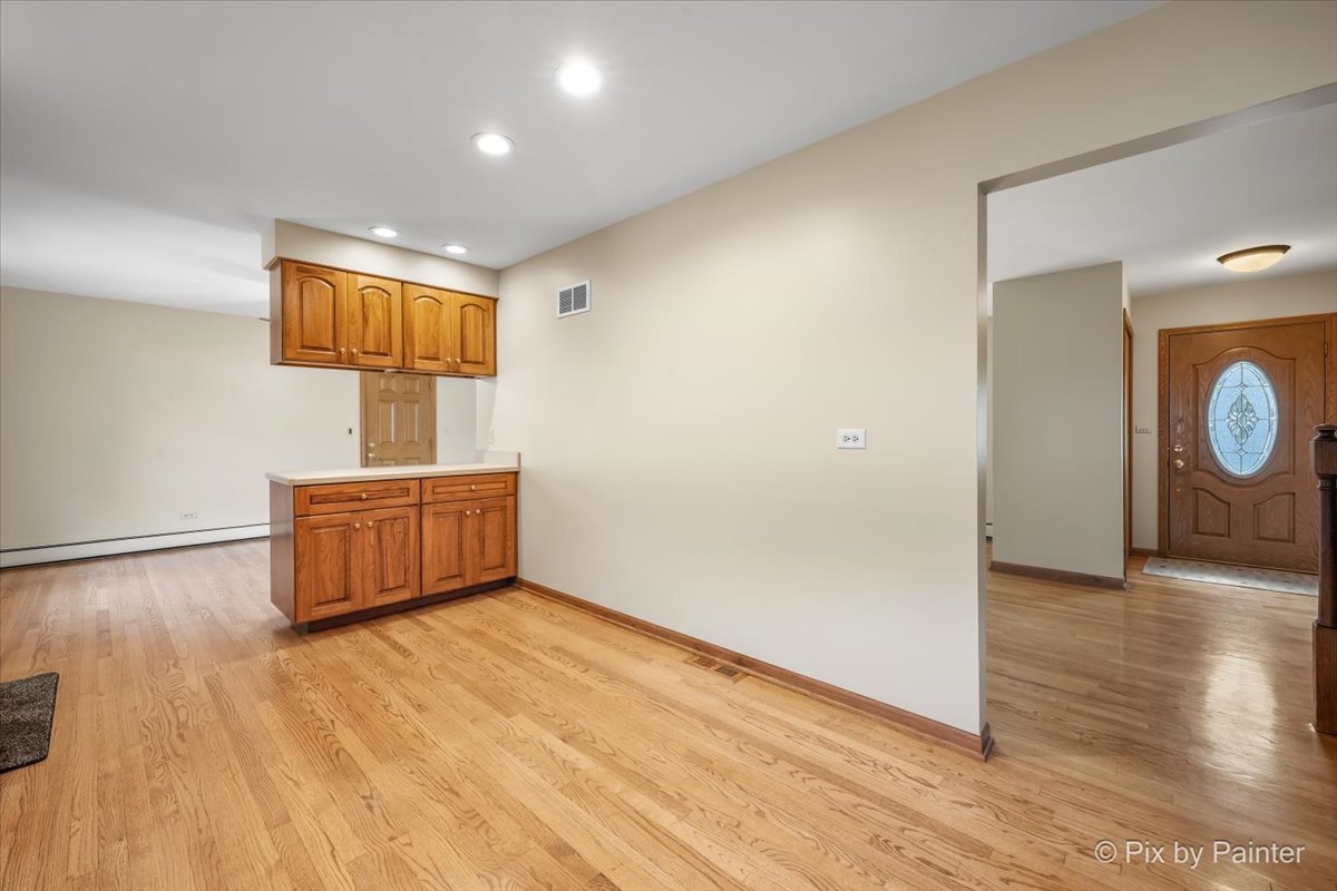 262 Woodville Lane, Schaumburg, IL 60193