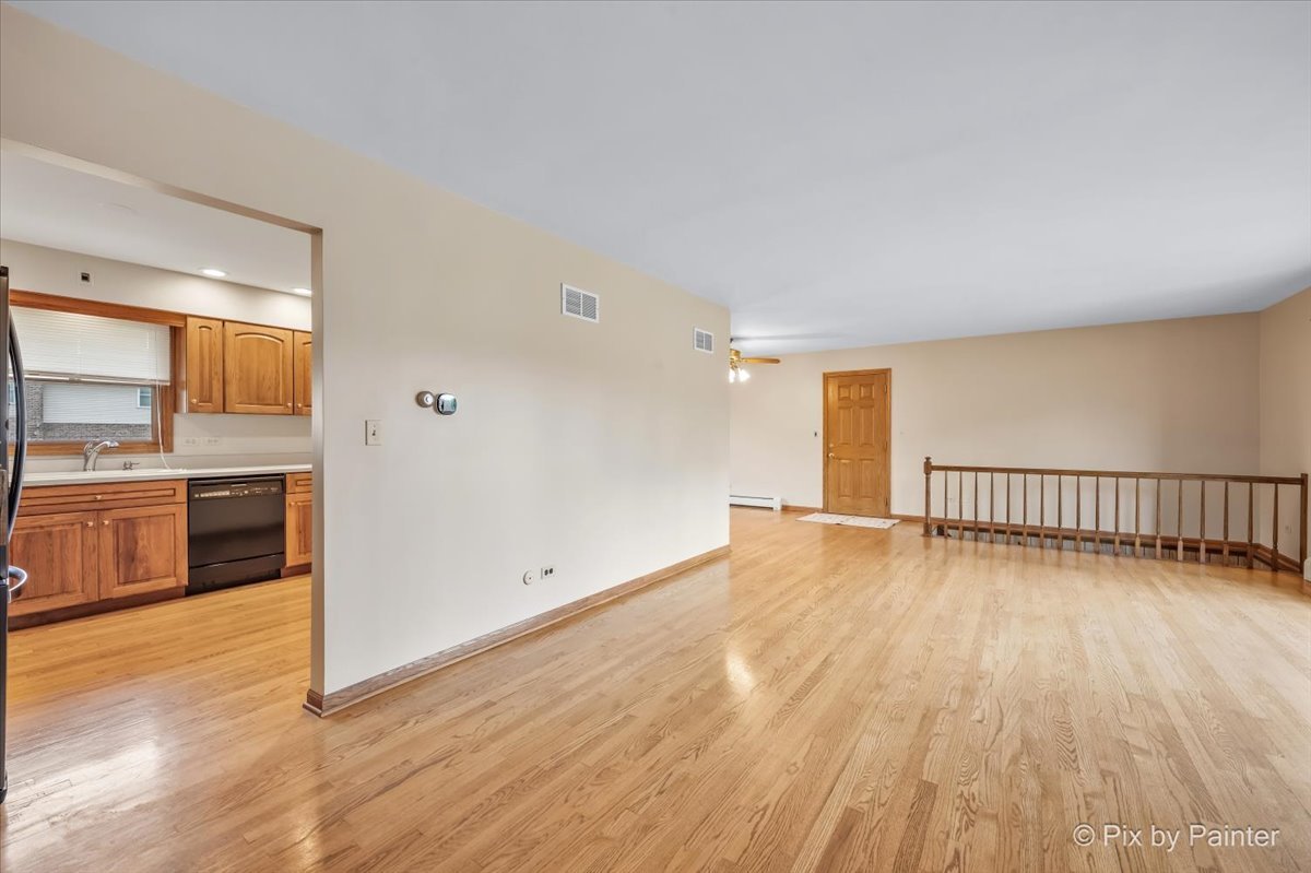 262 Woodville Lane, Schaumburg, IL 60193