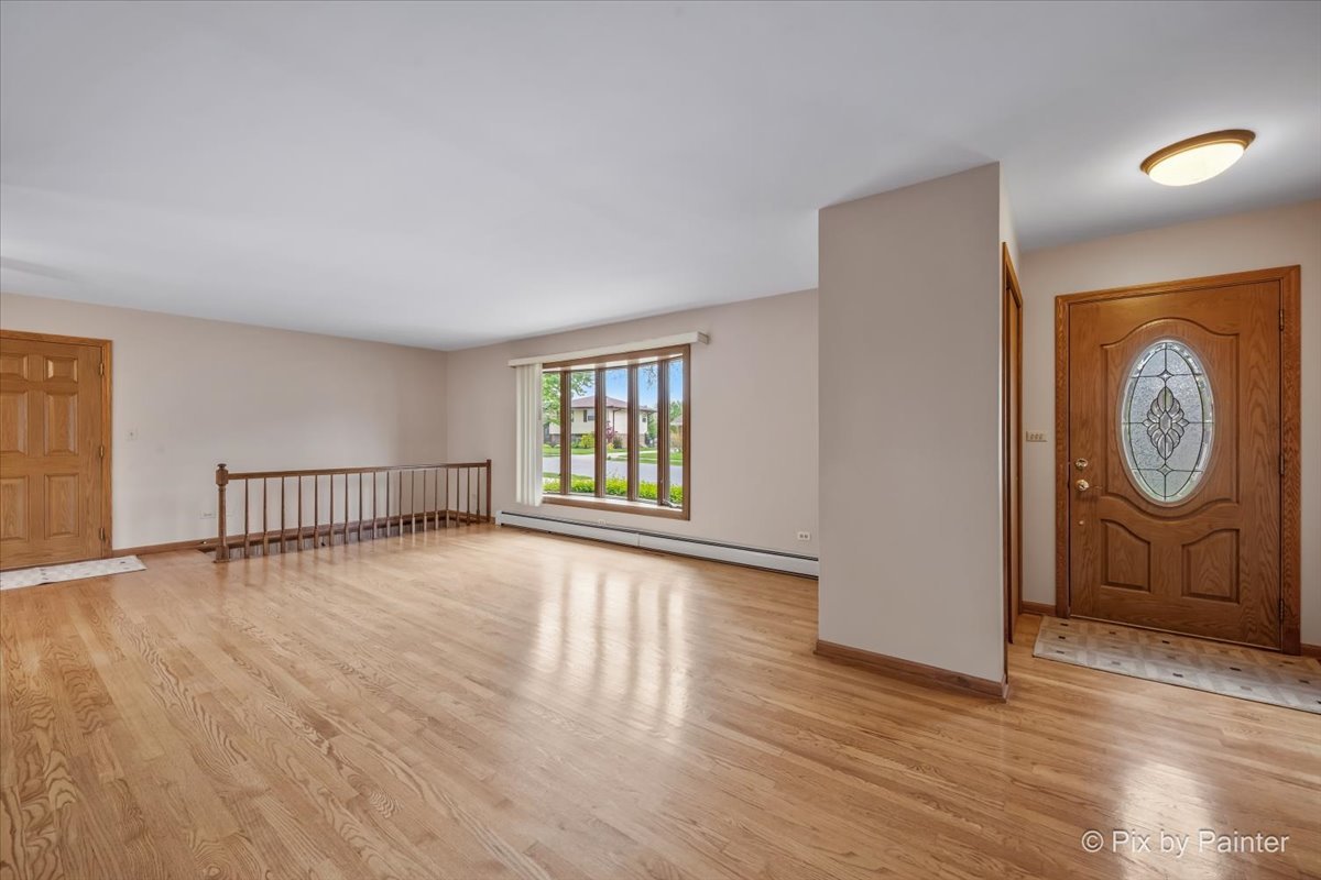 262 Woodville Lane, Schaumburg, IL 60193
