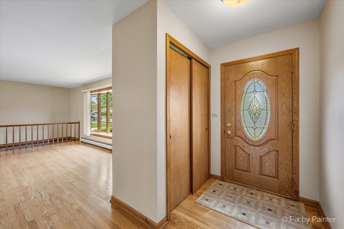 262 Woodville Lane, Schaumburg, IL 60193