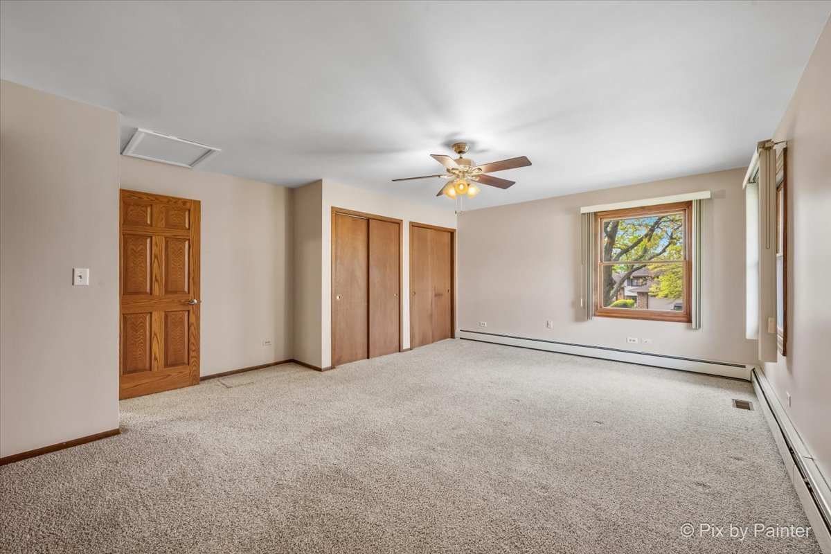 262 Woodville Lane, Schaumburg, IL 60193