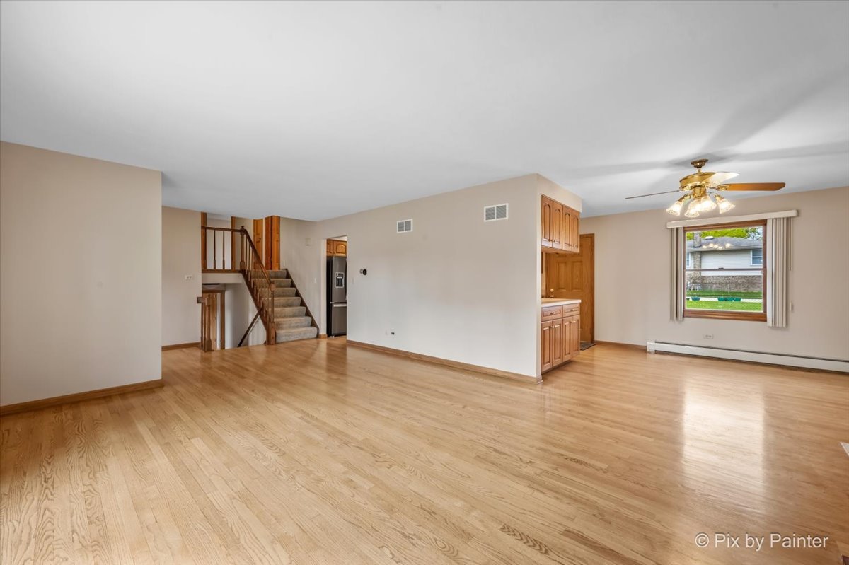 262 Woodville Lane, Schaumburg, IL 60193