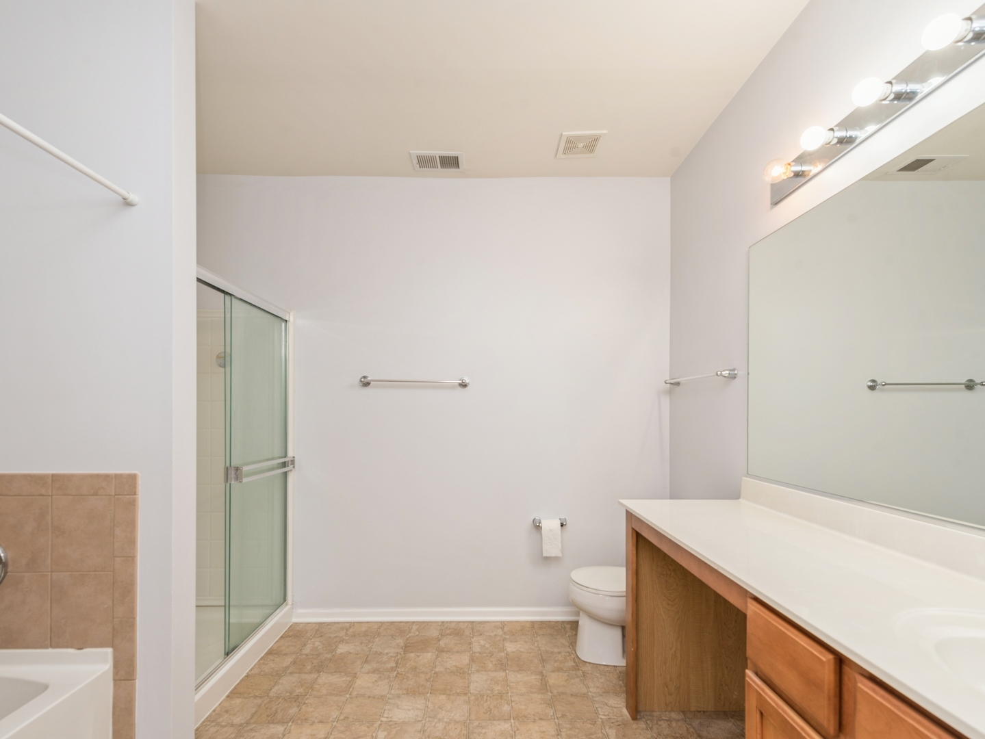 2243 Concord Drive #30-B, McHenry, IL 60050