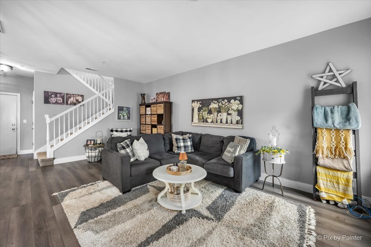 76 Johnson Court, North Aurora, IL 60542