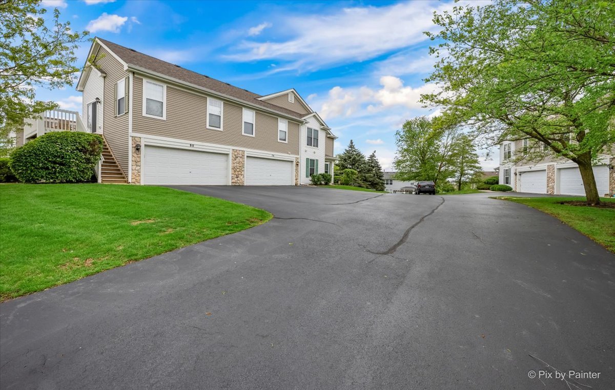 76 Johnson Court, North Aurora, IL 60542