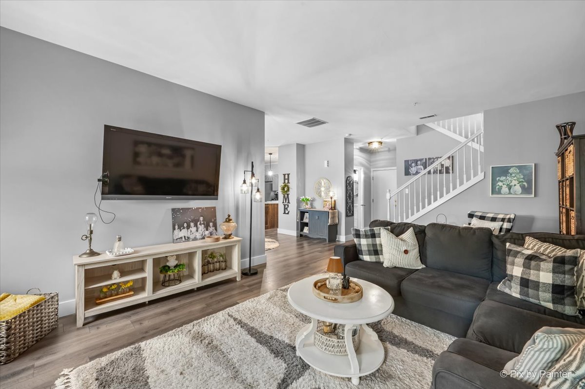 76 Johnson Court, North Aurora, IL 60542