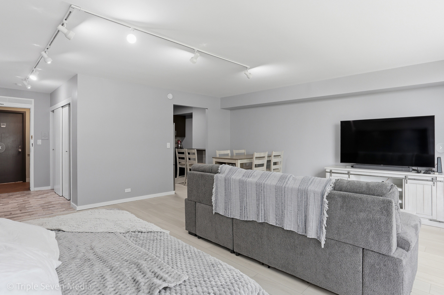 3600 N Lake Shore Drive #709, Chicago, IL 60613