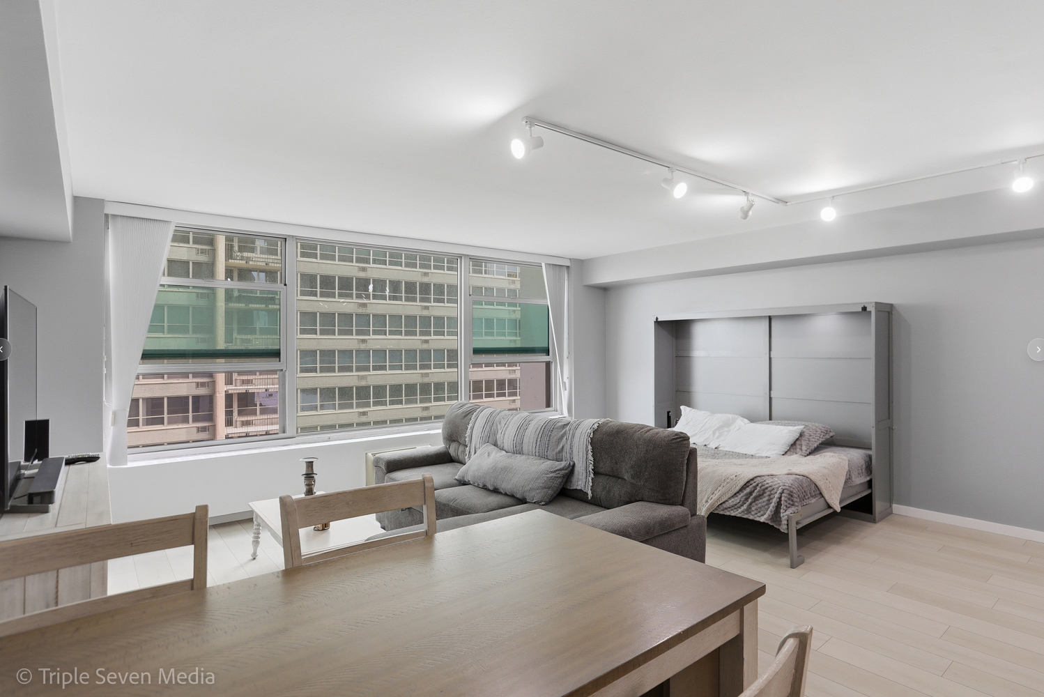 3600 N Lake Shore Drive #709, Chicago, IL 60613