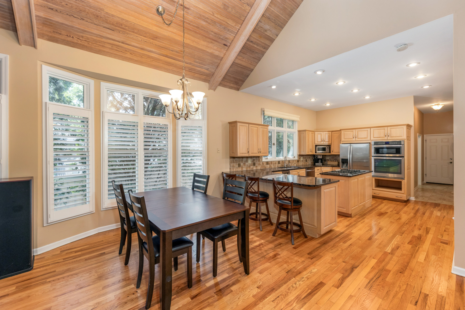 1437 Ambleside Circle, Naperville, IL 60540