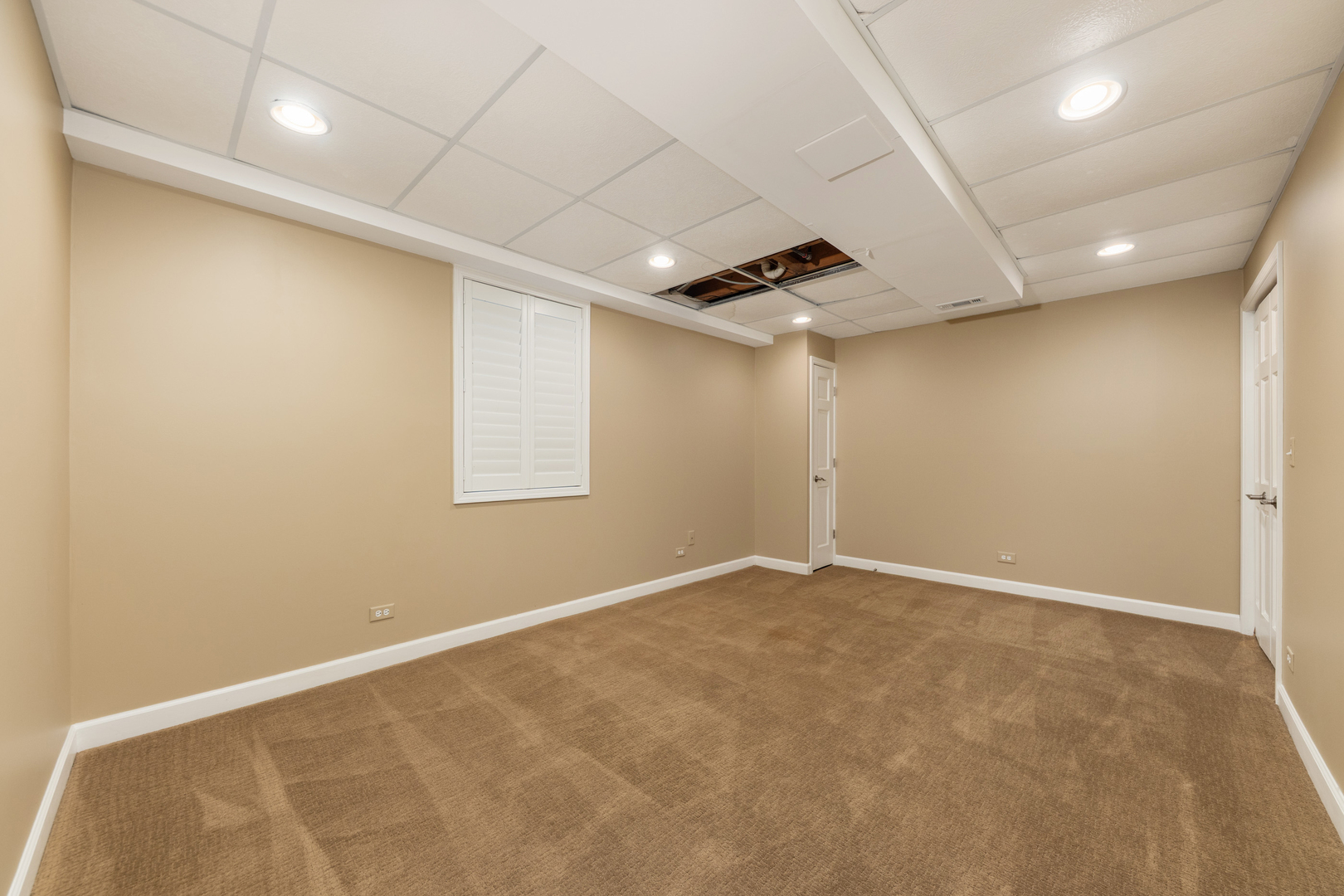1437 Ambleside Circle, Naperville, IL 60540