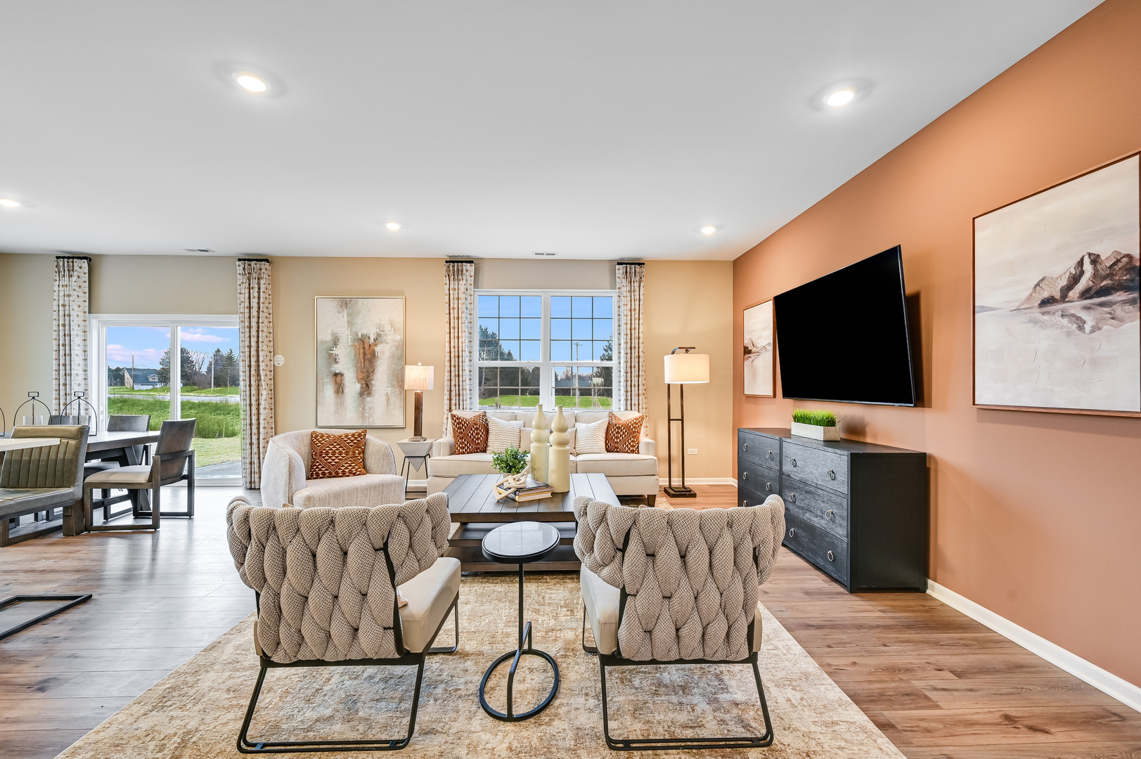 4038 Meadowridge Road, Woodstock, IL 60098