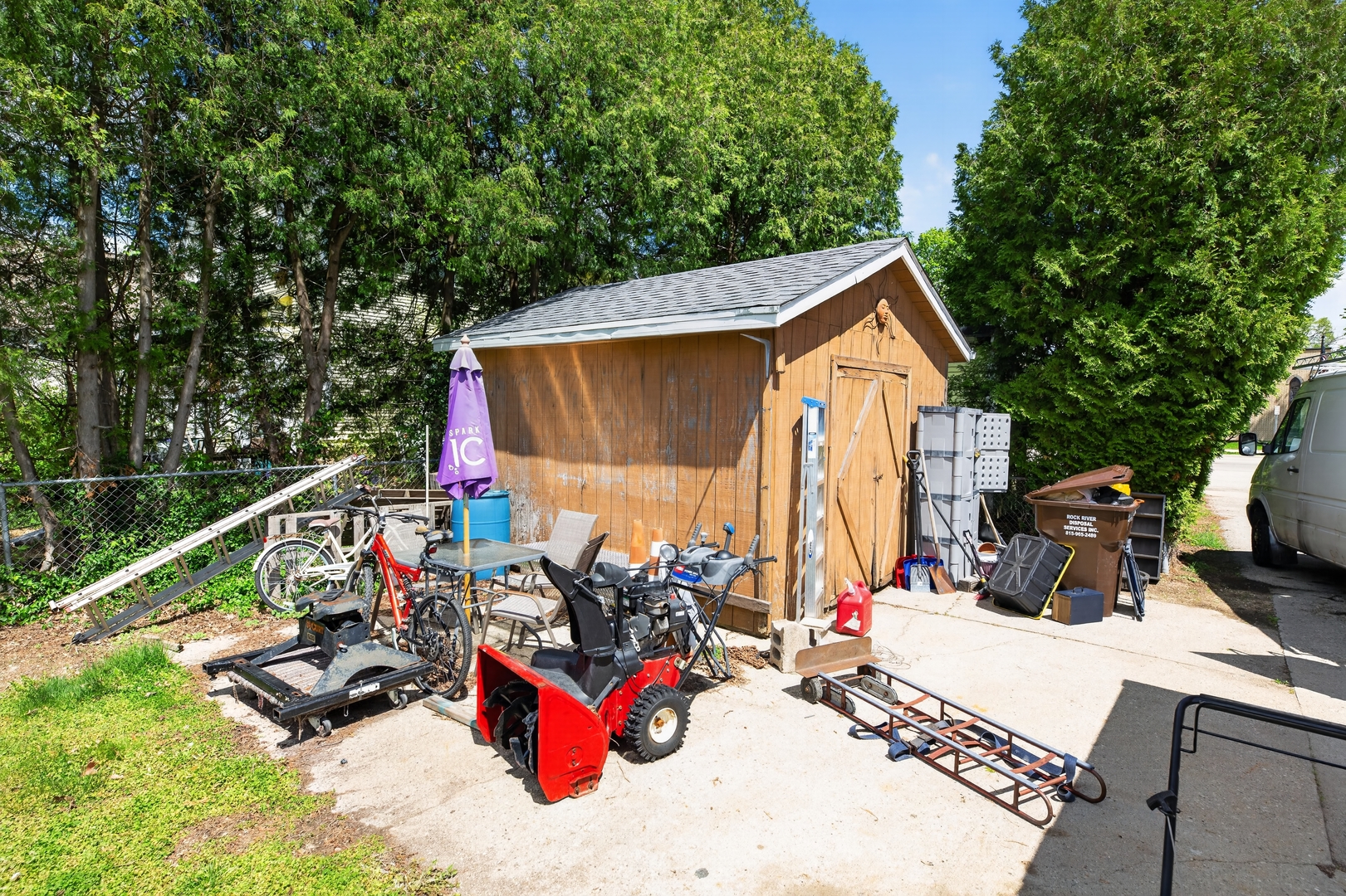 220 E Lincoln Avenue, Belvidere, IL 61008