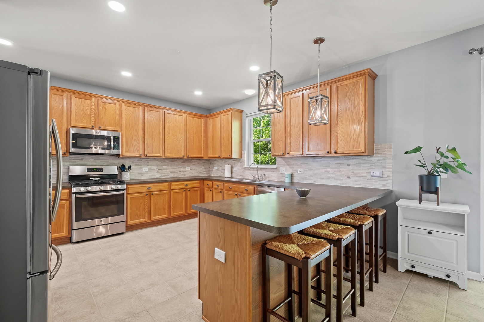 779 Lenox Avenue, Bolingbrook, IL 60490