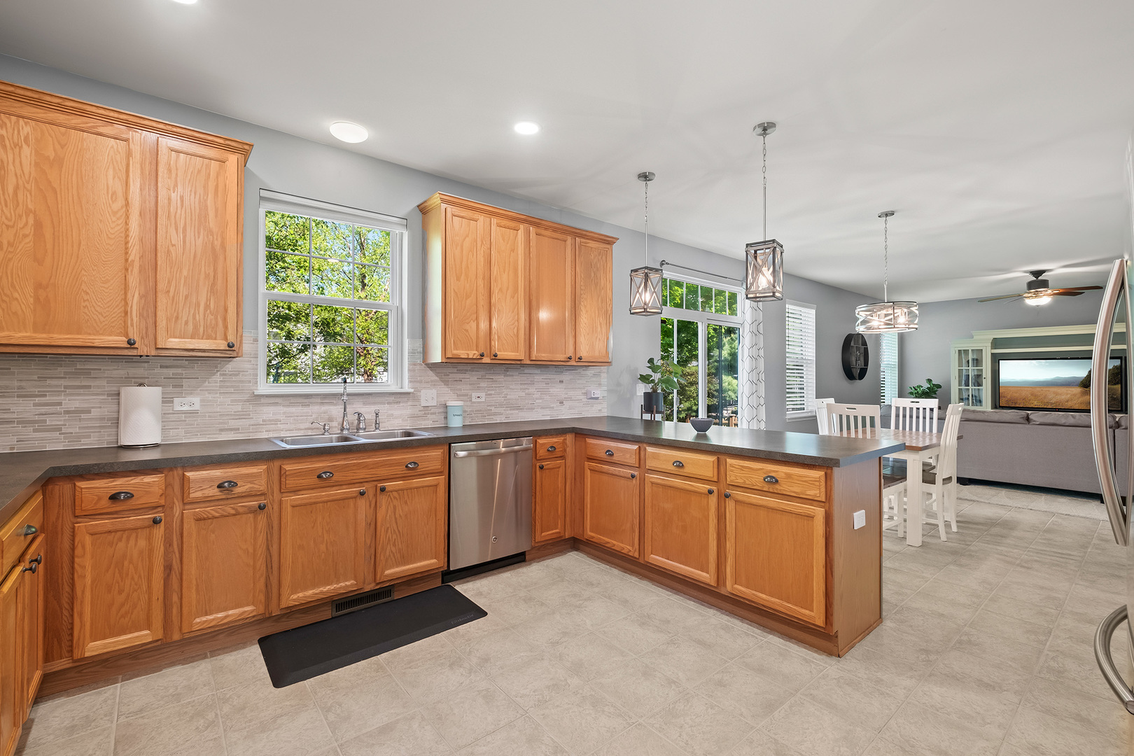 779 Lenox Avenue, Bolingbrook, IL 60490