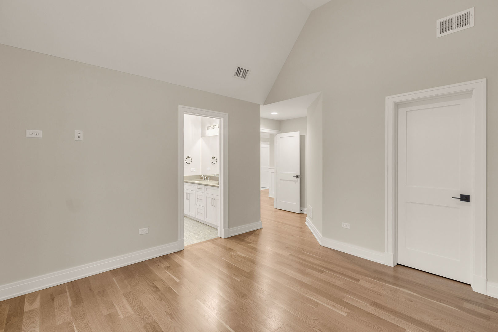 845 S Colfax Avenue, Elmhurst, IL 60126