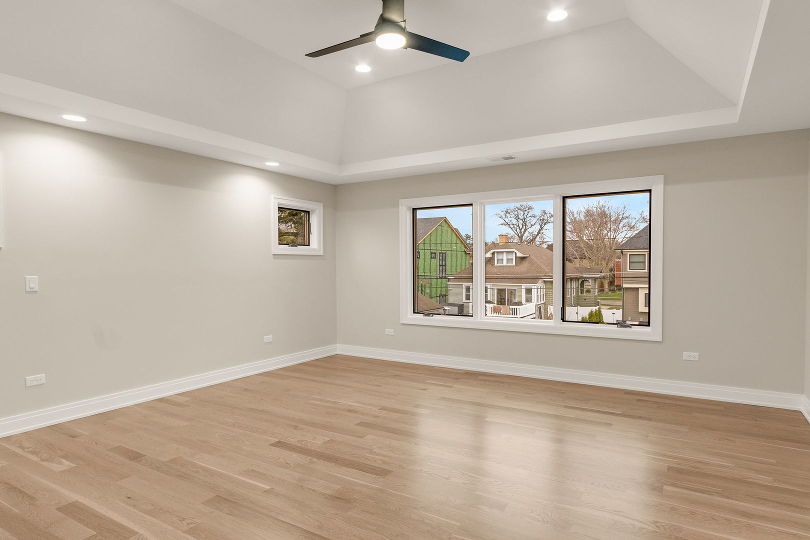 845 S Colfax Avenue, Elmhurst, IL 60126