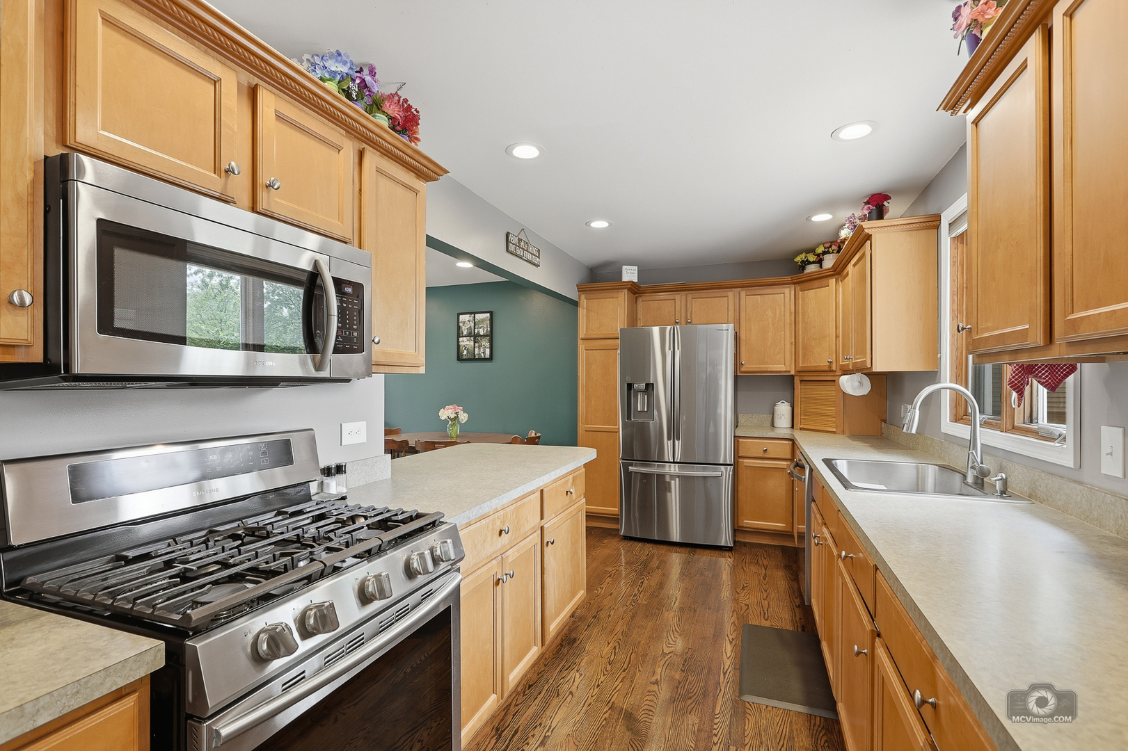 16806 Forest View Drive, Tinley Park, IL 60477