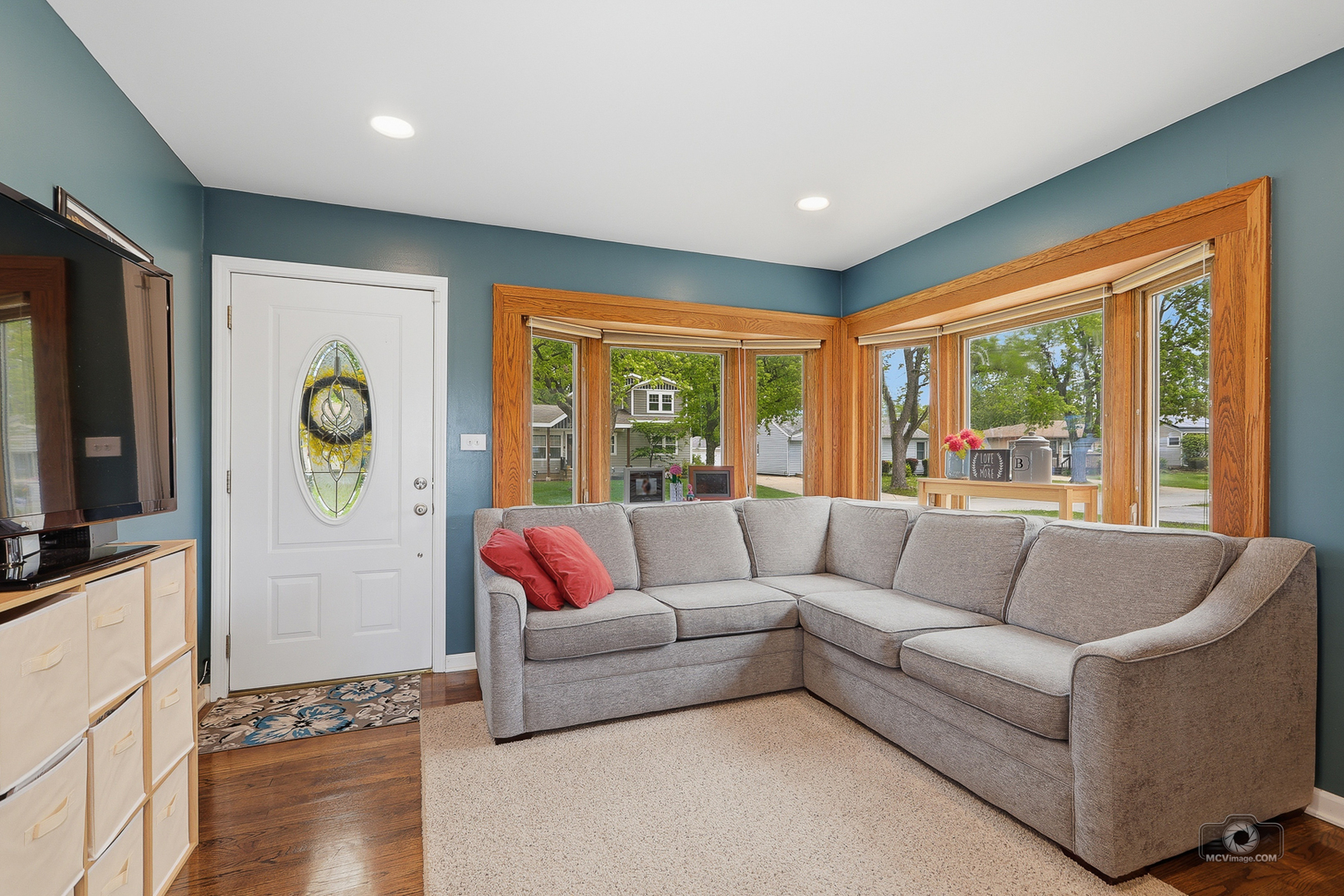 16806 Forest View Drive, Tinley Park, IL 60477