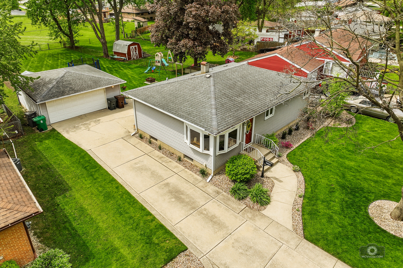 16806 Forest View Drive, Tinley Park, IL 60477