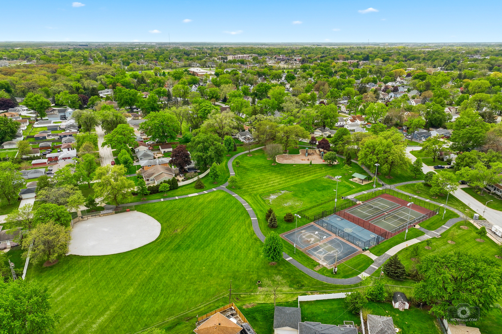 16806 Forest View Drive, Tinley Park, IL 60477