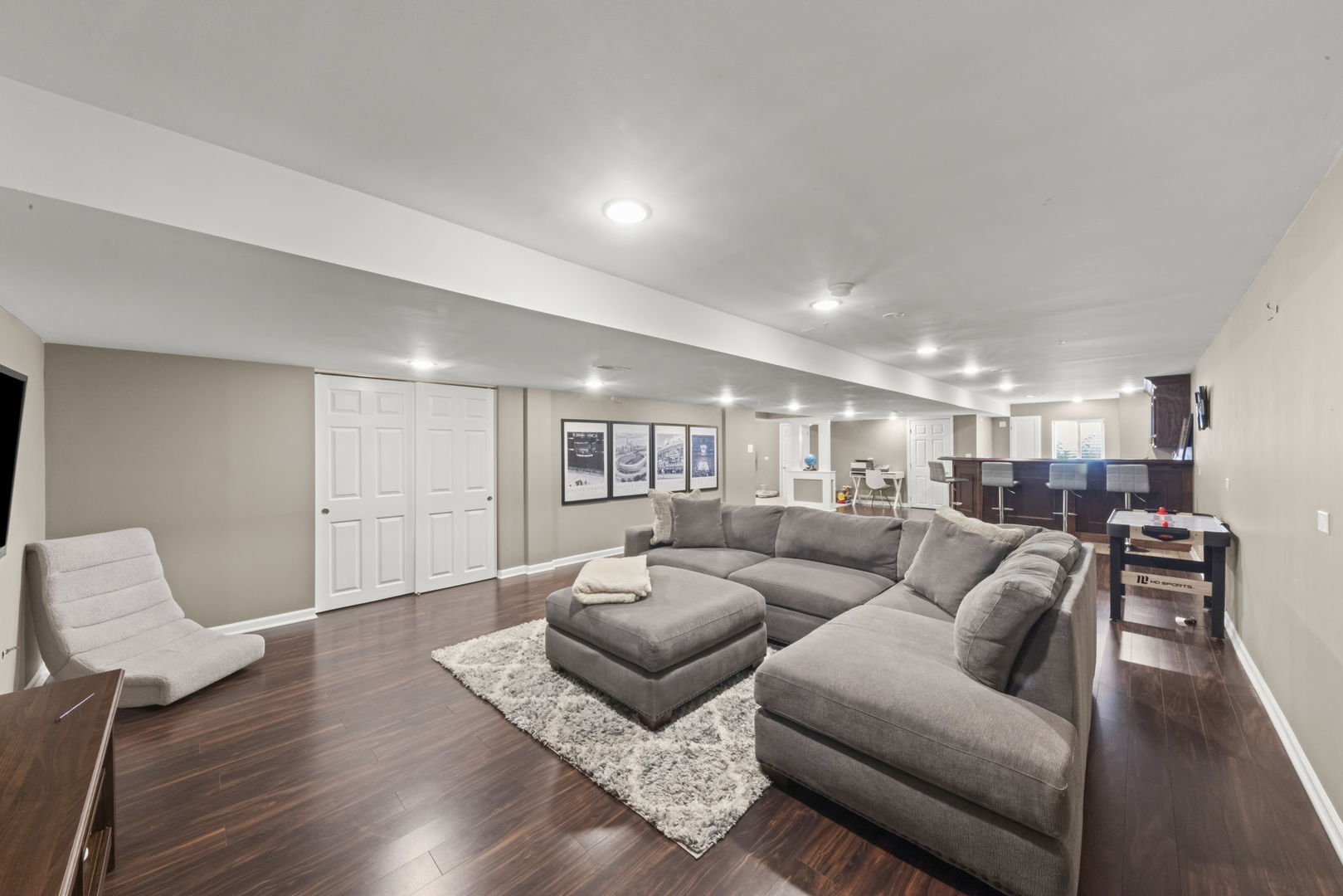 621 Lake Cornish Way, Algonquin, IL 60102