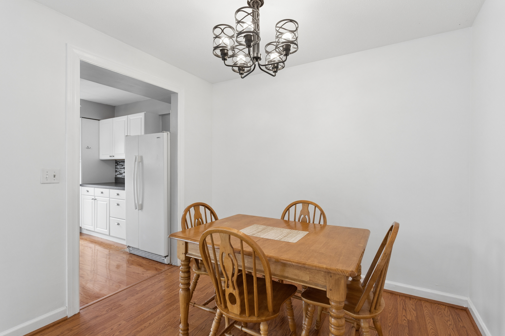 19 Wintergreen Court, Woodridge, IL 60517
