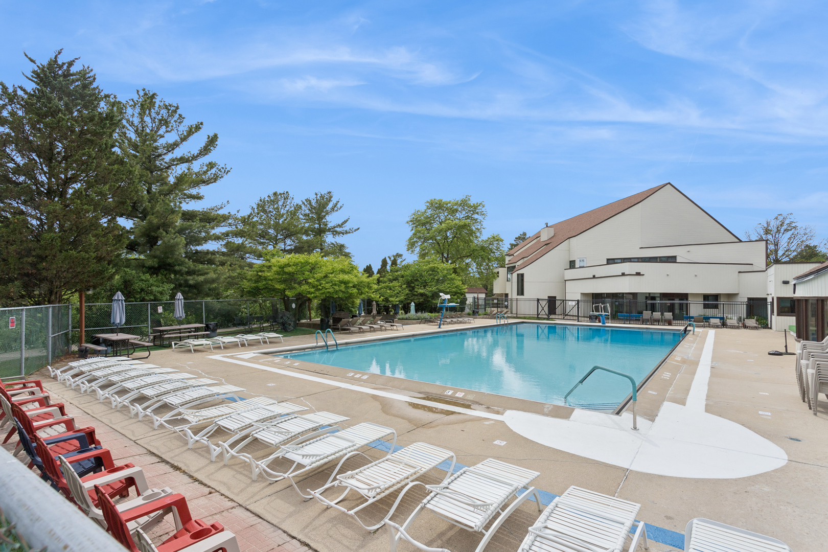 19 Wintergreen Court, Woodridge, IL 60517