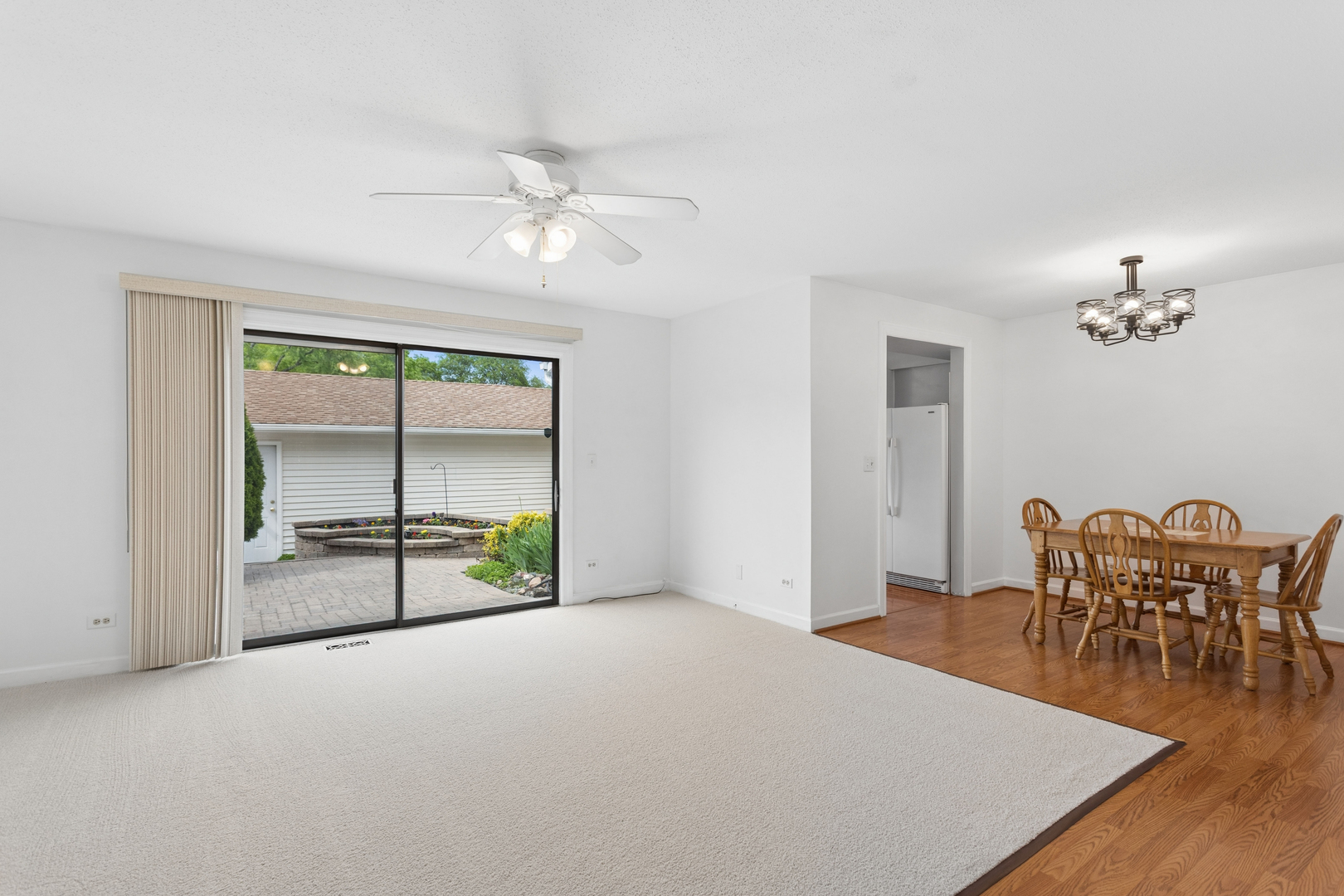 19 Wintergreen Court, Woodridge, IL 60517