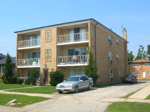 9516 S KOLIN Avenue, Oak Lawn, IL 60453