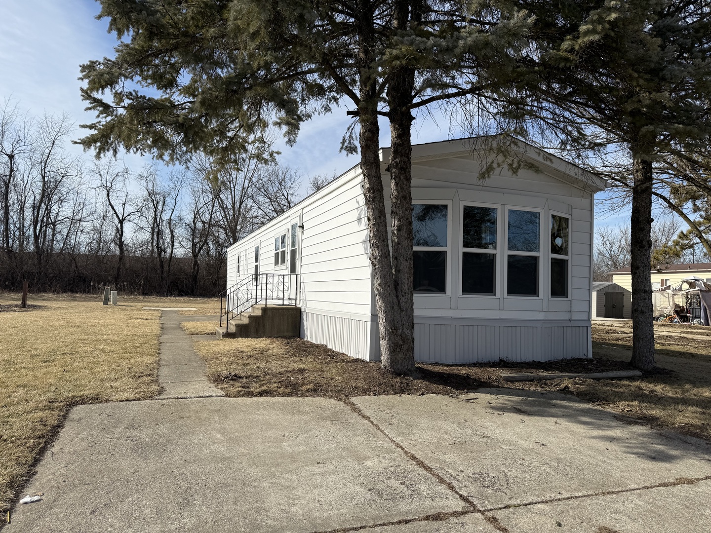 237 Blackthorn Road, Matteson, IL 60443