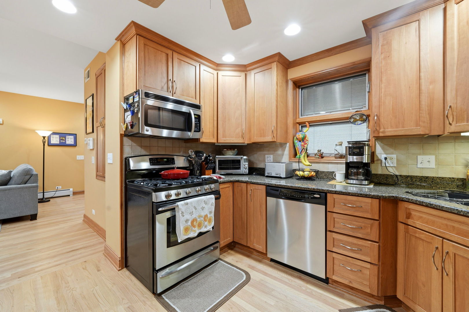3505 N Nottingham Avenue, Chicago, IL 60634