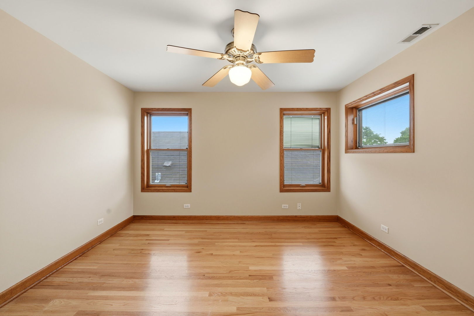 3505 N Nottingham Avenue, Chicago, IL 60634