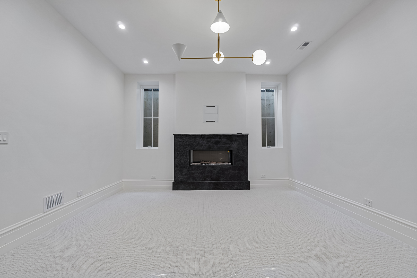 6 S Elm Street, Hinsdale, IL 60521