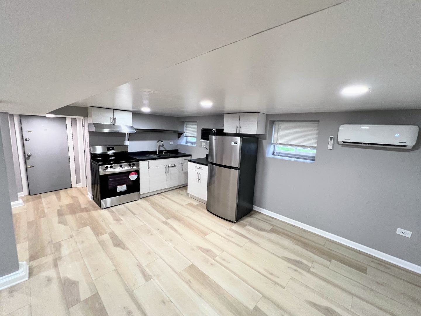 5628 W Eastwood Avenue #GR, Chicago, IL 60630