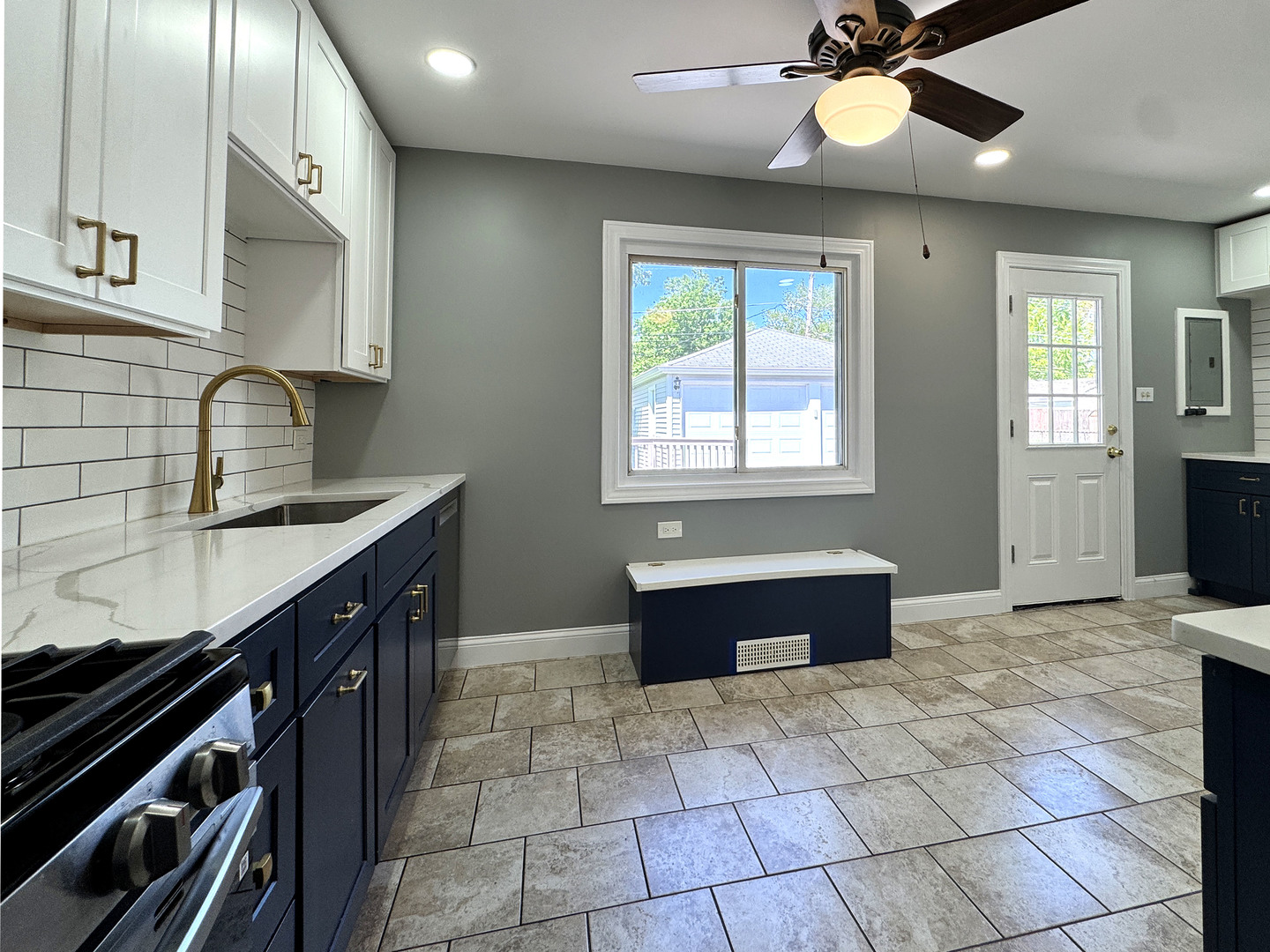 350 N 2nd Avenue, Villa Park, IL 60181