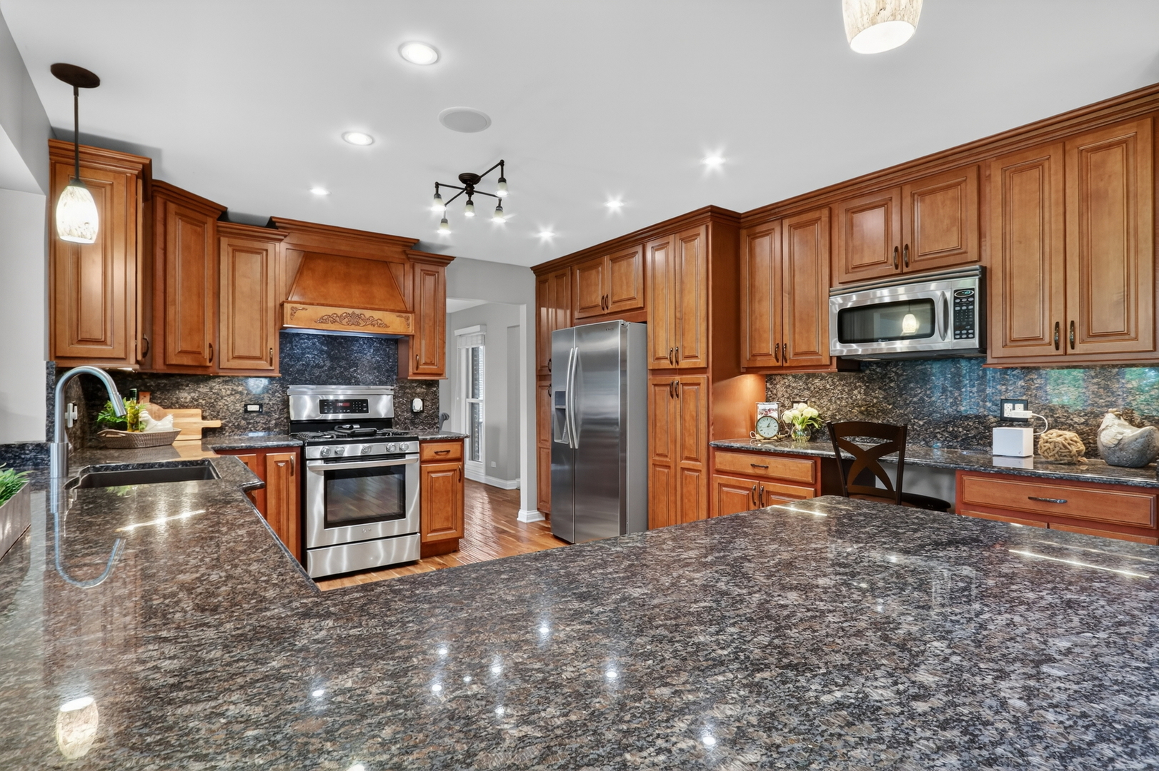 180 Red Hawk Path, Gilberts, IL 60136