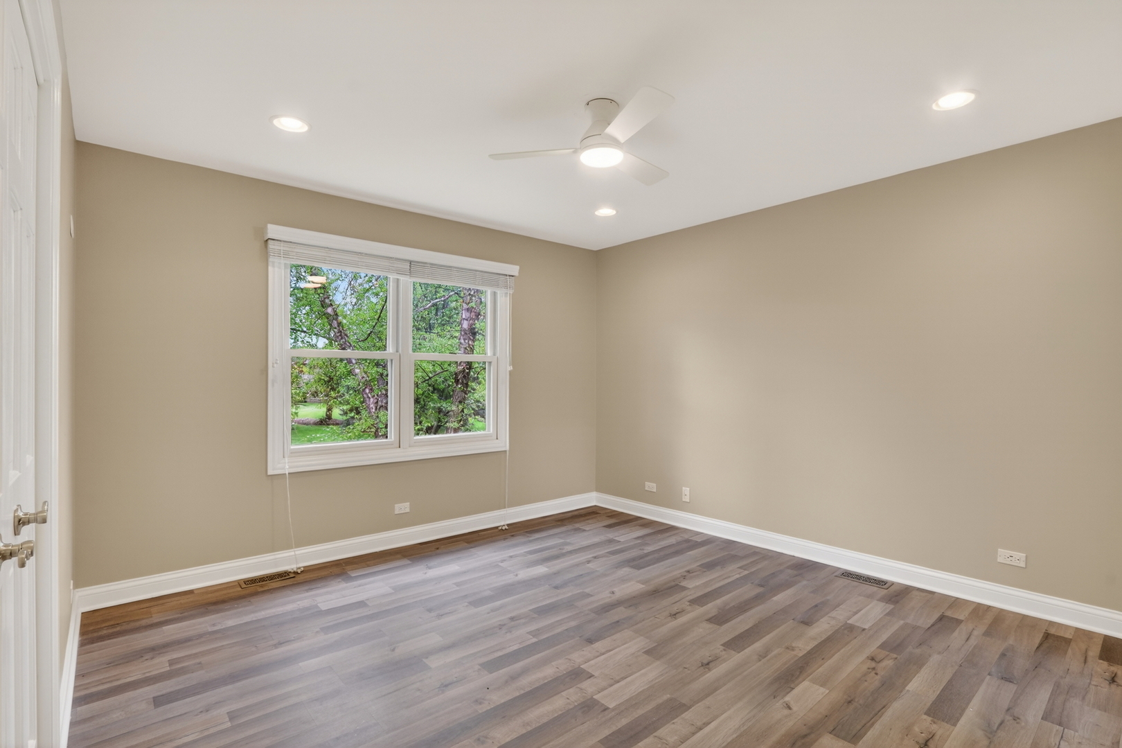 180 Red Hawk Path, Gilberts, IL 60136