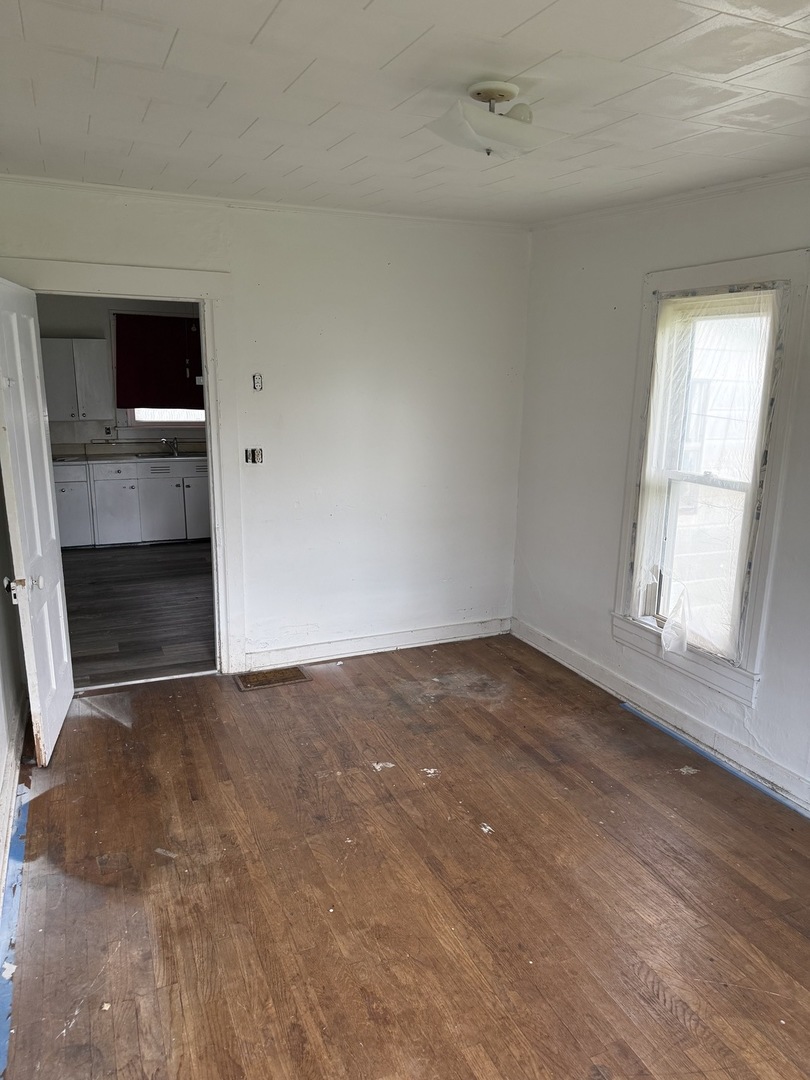 105 W Columbus Street, Sibley, IL 61773