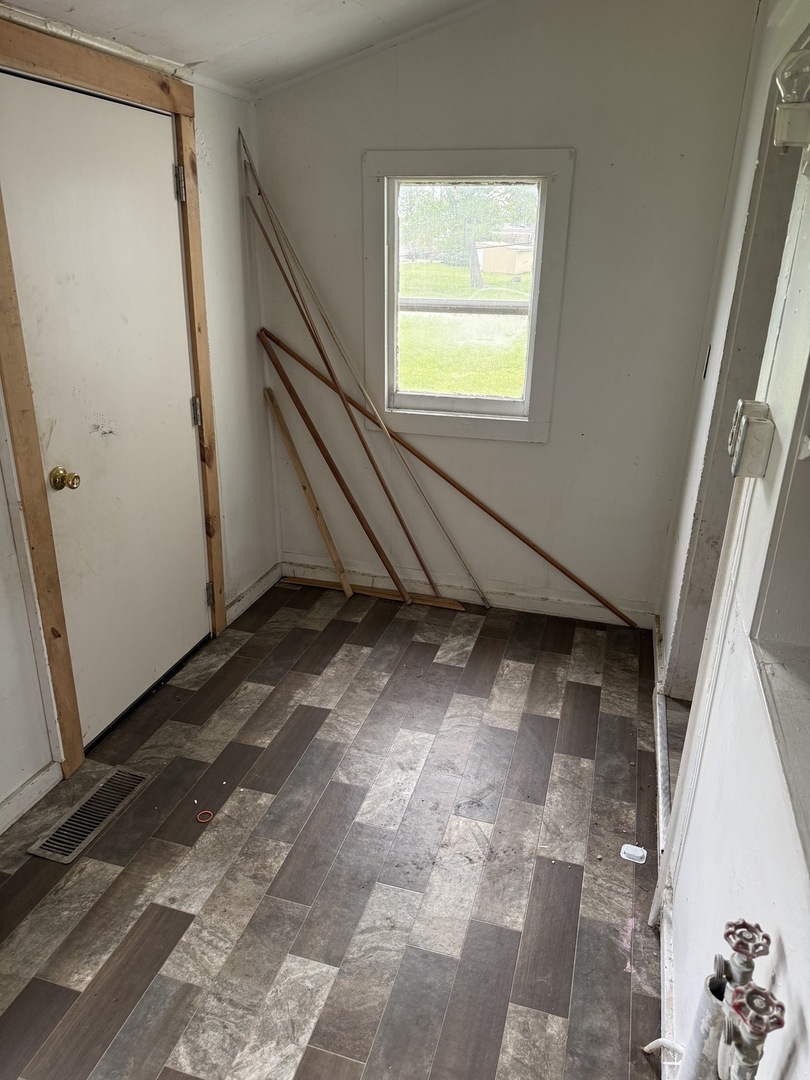 105 W Columbus Street, Sibley, IL 61773