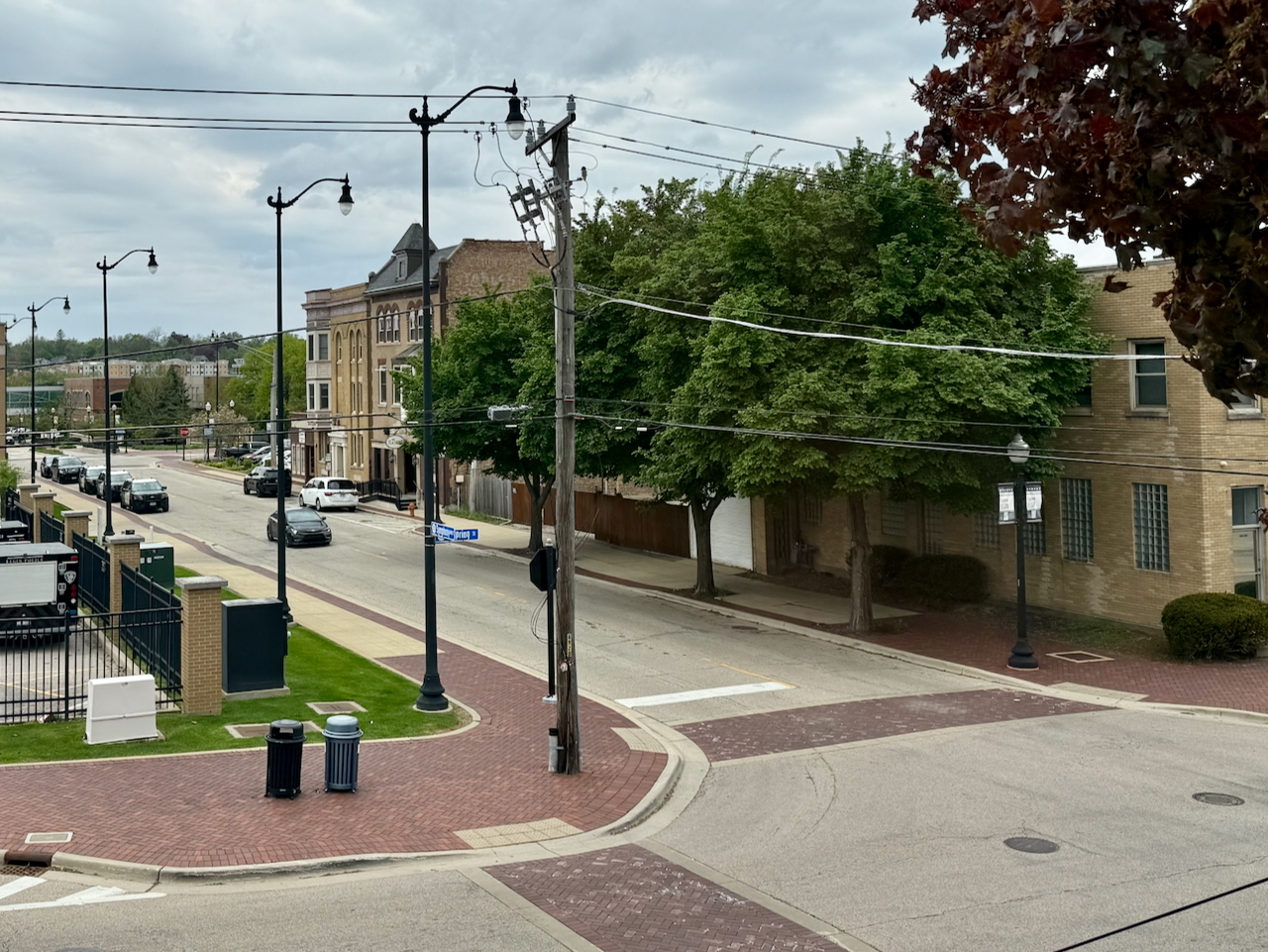 203 Symphony Way #B, Elgin, IL 60120