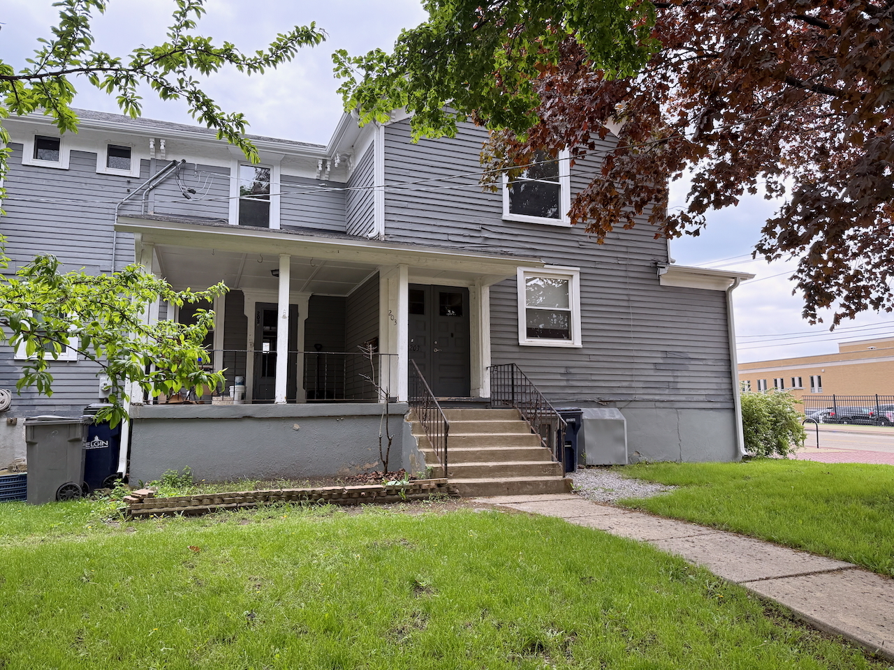 203 Symphony Way #B, Elgin, IL 60120