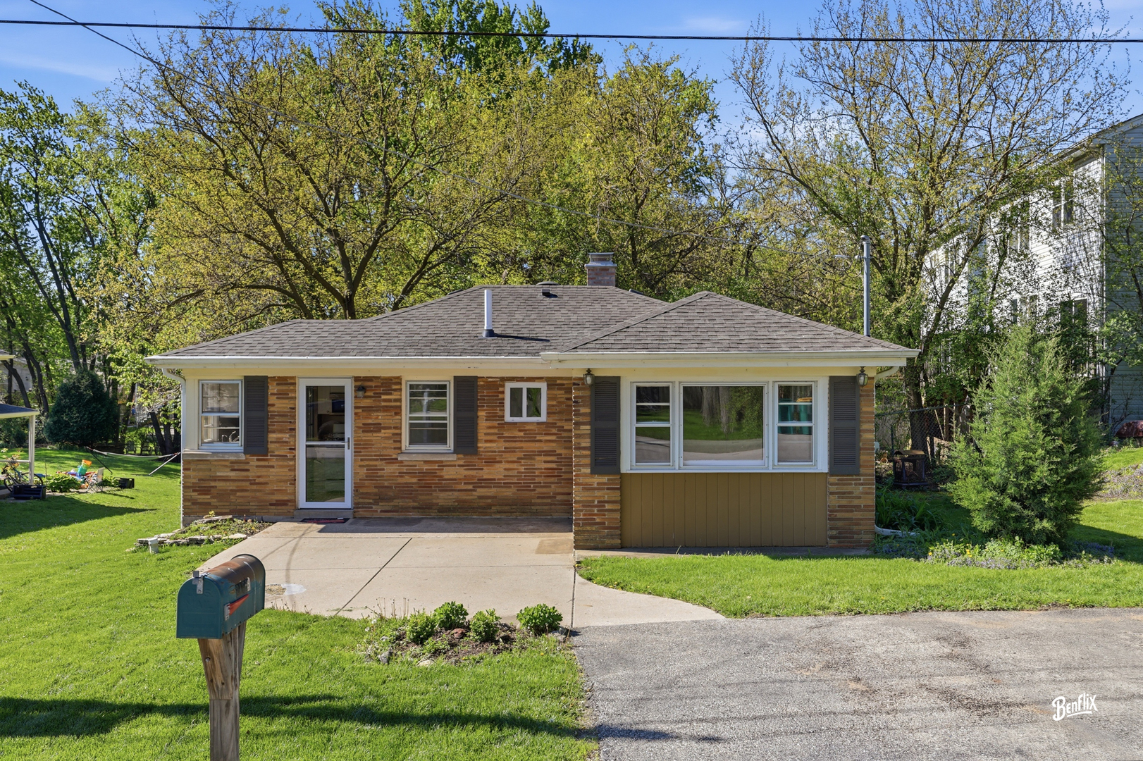 21365 W Ridge Road, Lake Zurich, IL 60047