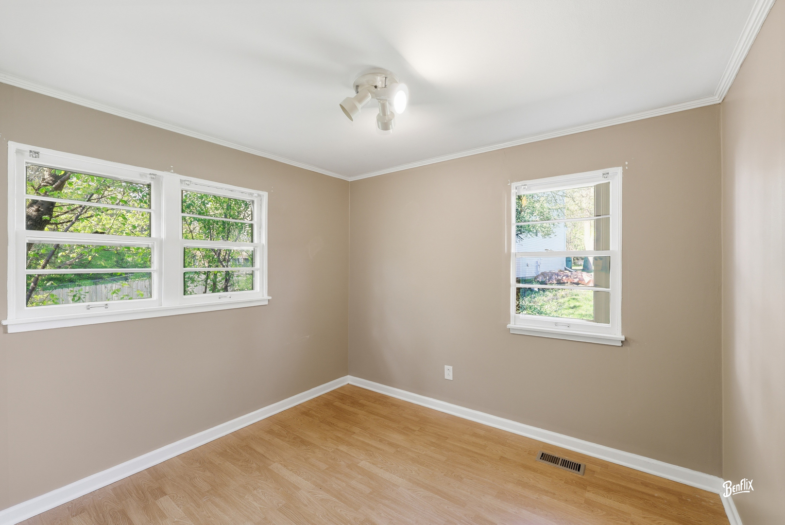21365 W Ridge Road, Lake Zurich, IL 60047