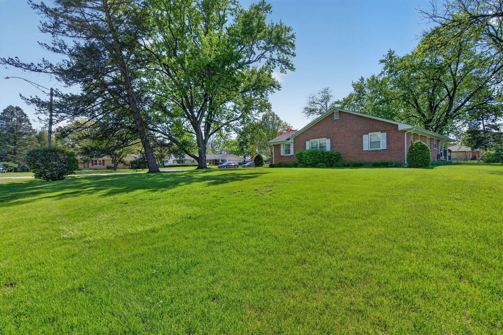 2275 Garden Road, Aurora, IL 60506