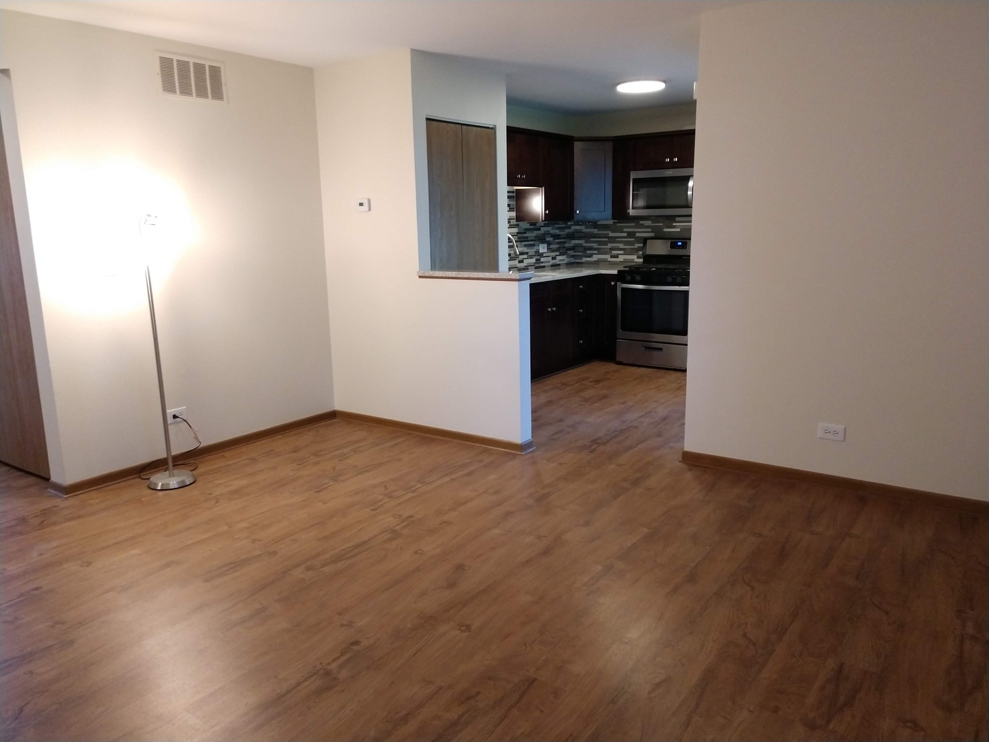 15 Gant Circle #C, Streamwood, IL 60107
