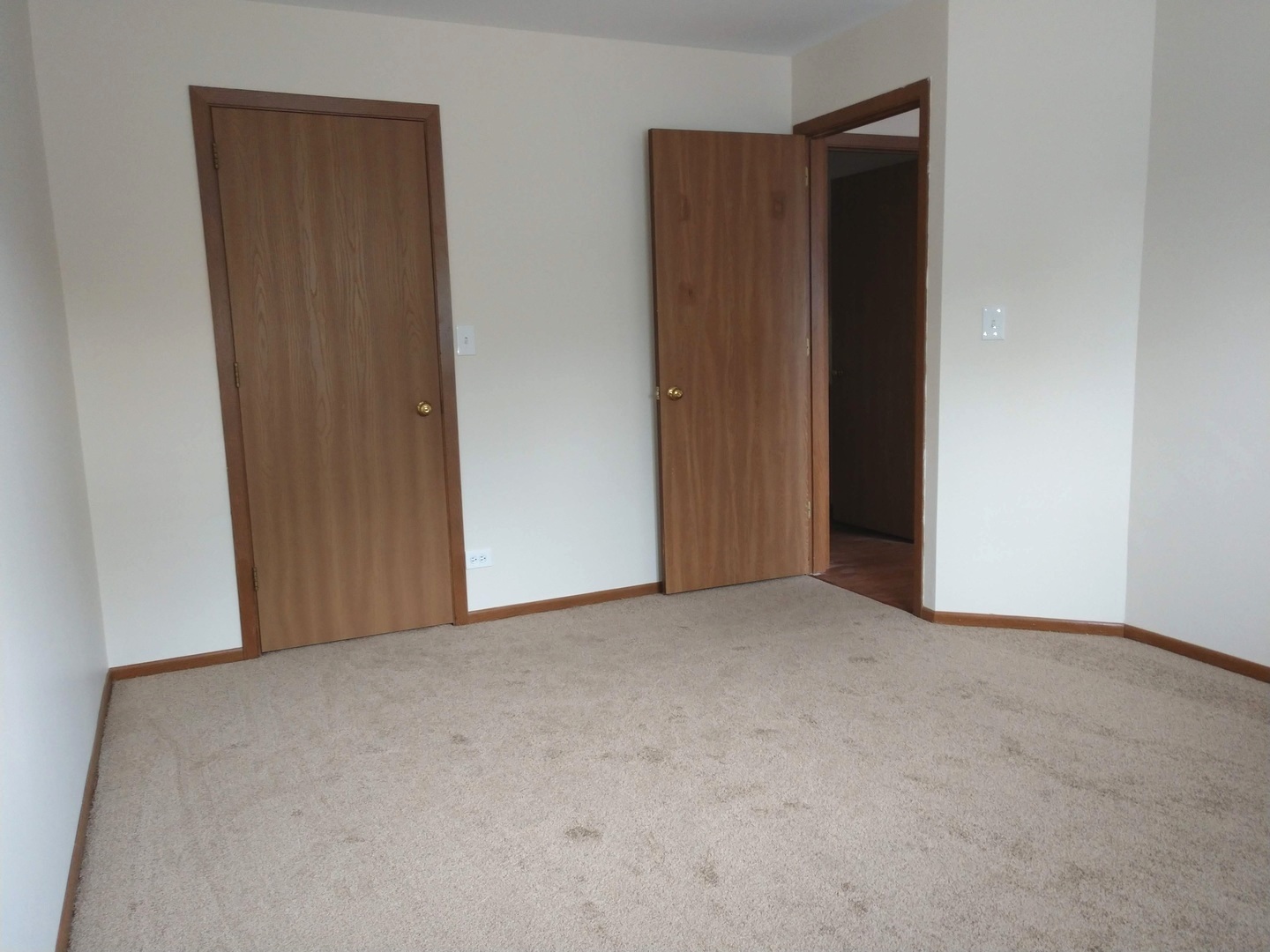 15 Gant Circle #C, Streamwood, IL 60107