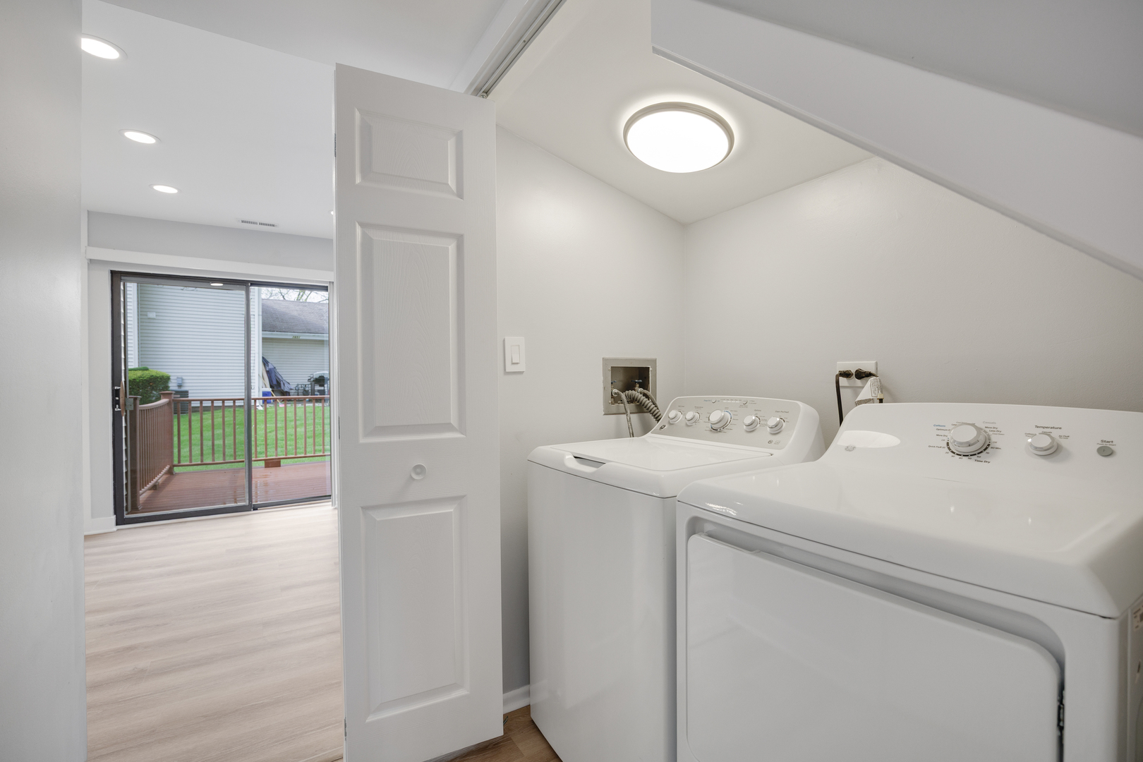 1624 E Waterford Lane, Palatine, IL 60074
