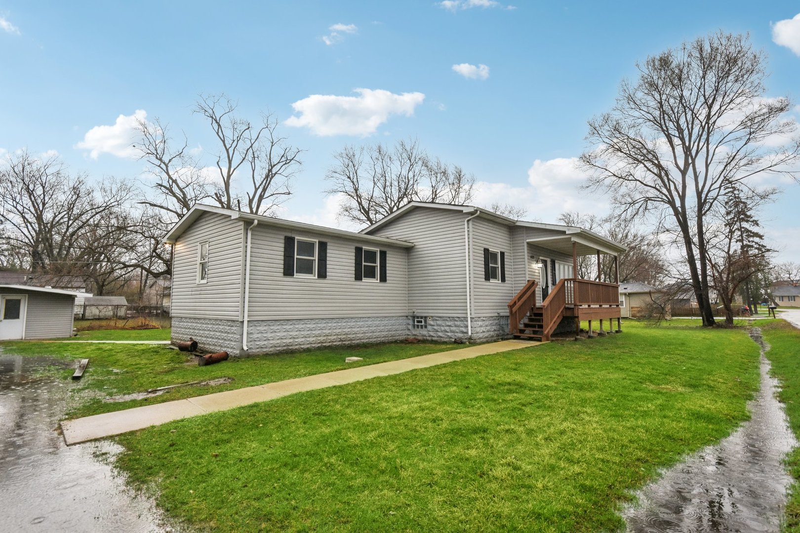 402 Lily Lane, Lakemoor, IL 60051