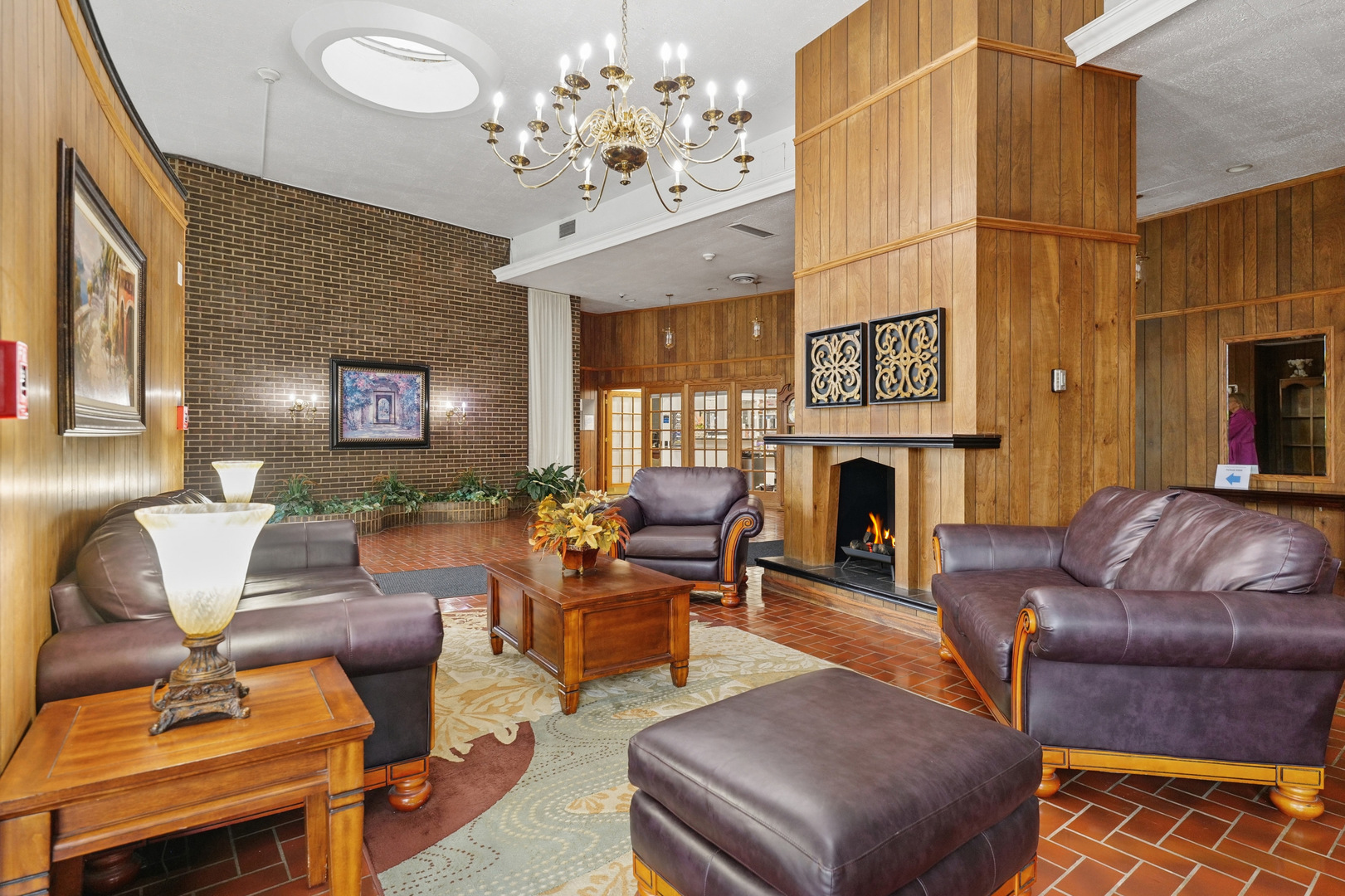 40 N Tower Road #11H, Oak Brook, IL 60523