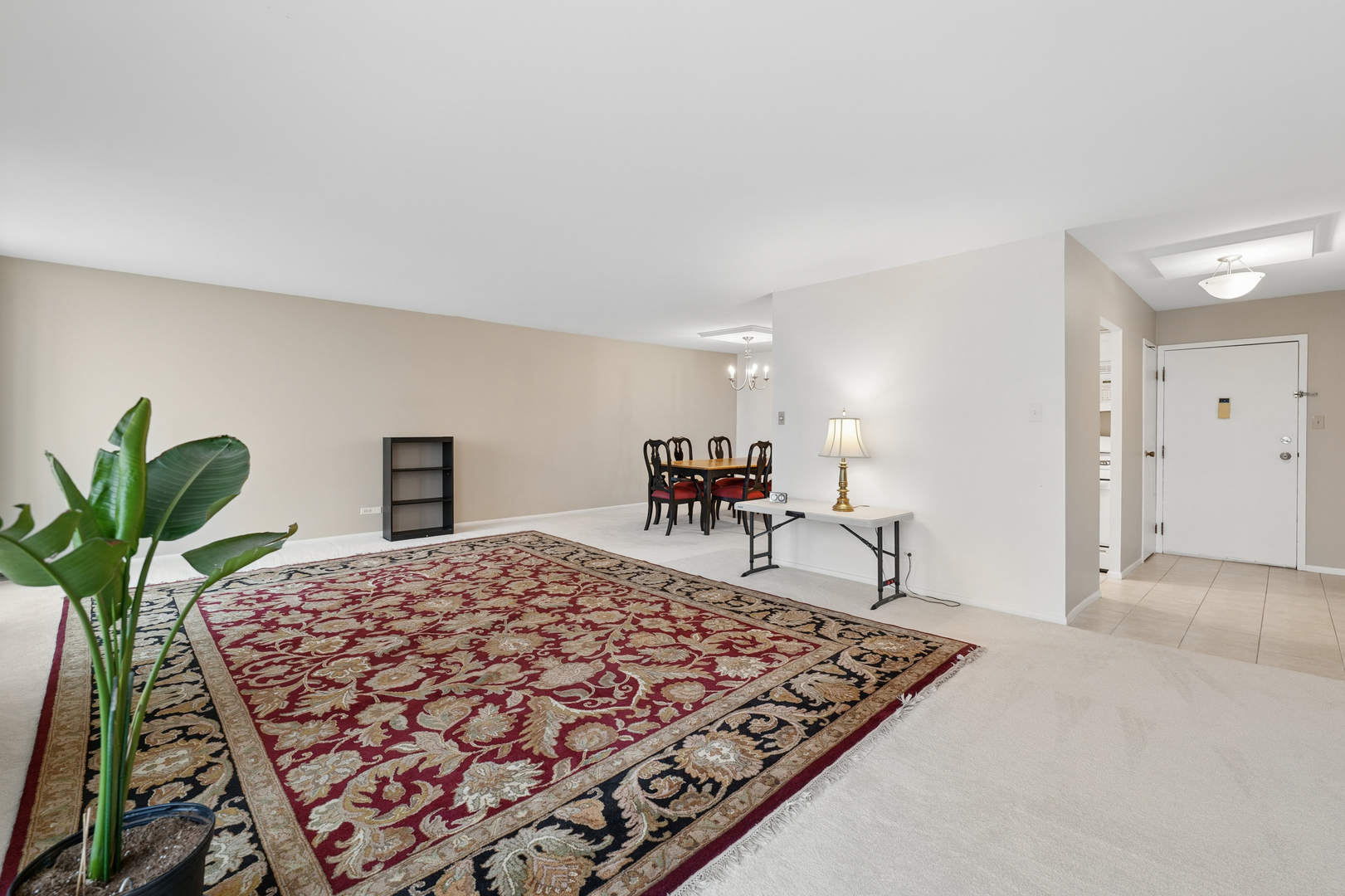 40 N Tower Road #11H, Oak Brook, IL 60523